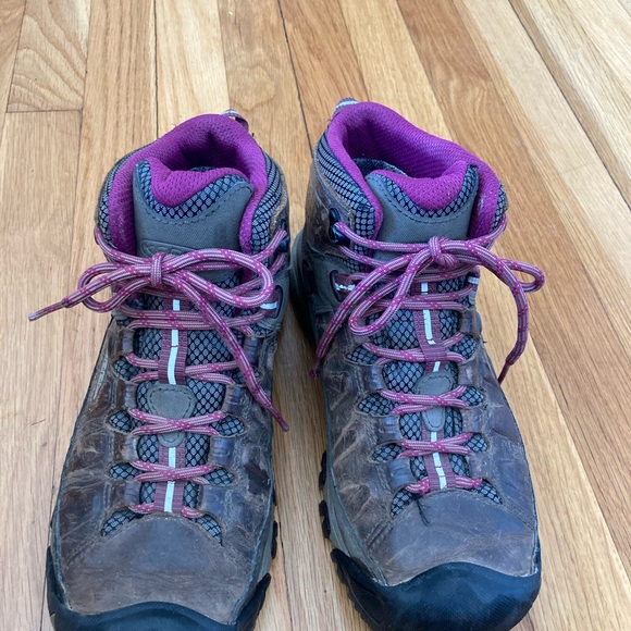 Keen leather hiking boots with Pink fabric accents great Ankle Support - Picture 2 of 13